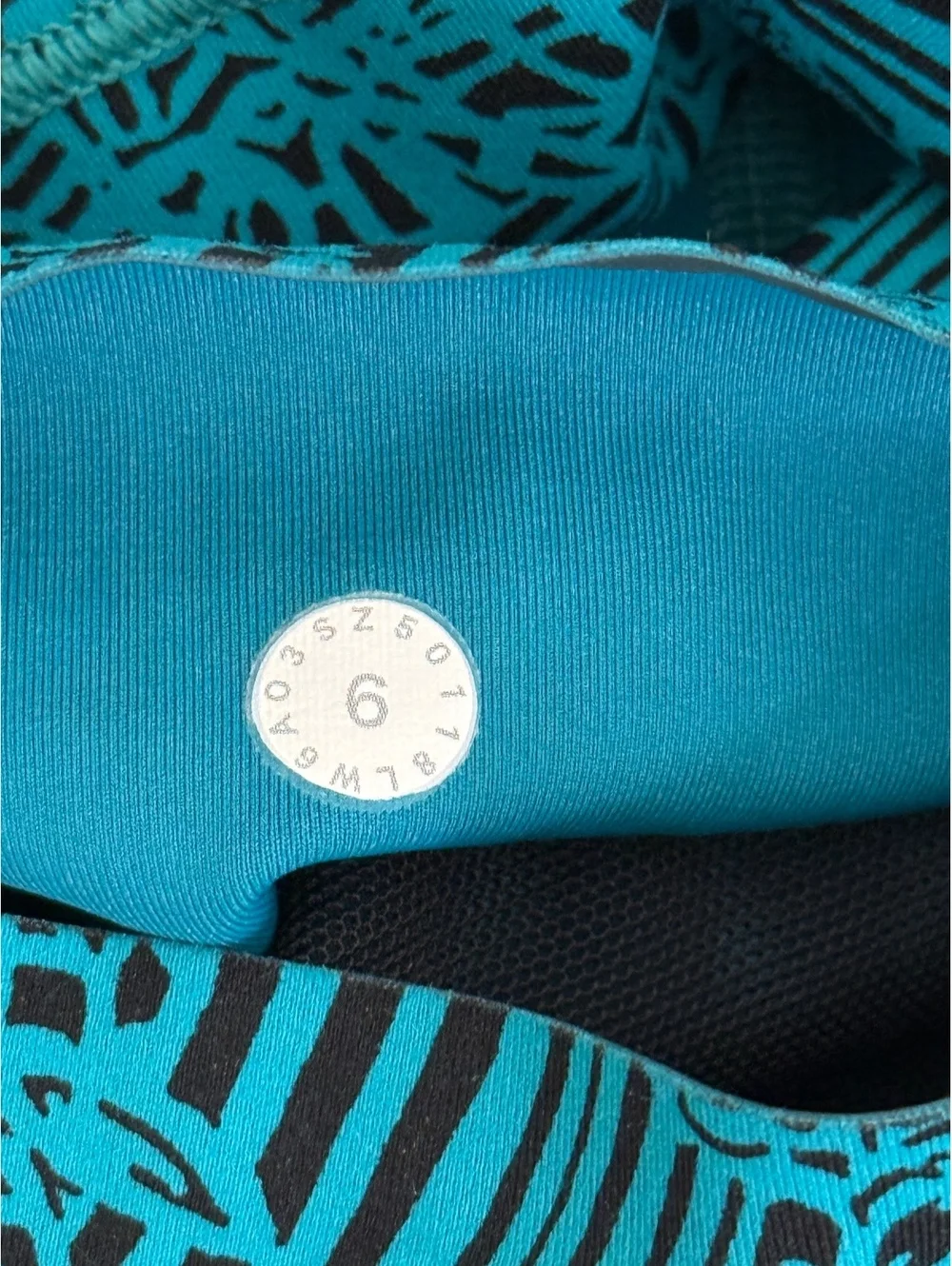 Lululemon In Movement Everlux Crop Women's  Size 6 in Kitakami Spirit Green